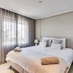 Apartmán 2br With Pool And Sea View *