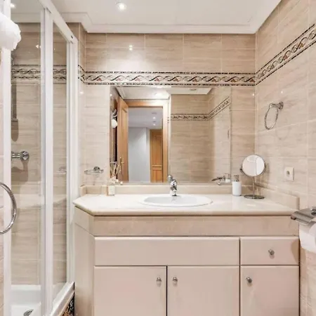 2br With Pool And Sea View Apartman