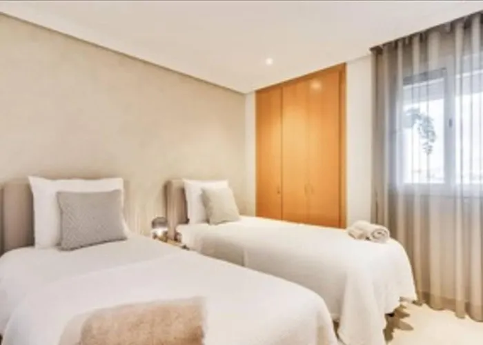 2br With Pool And Sea View אסטפונה