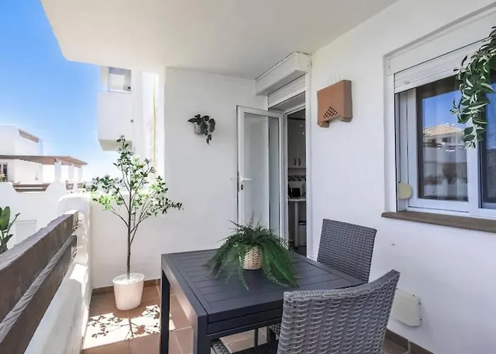 2br With Pool And Sea View דירה *