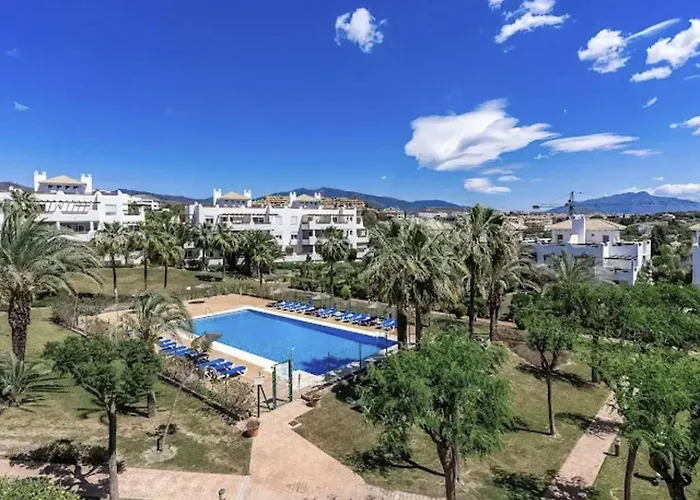 2br With Pool And Sea View Apartment Estepona