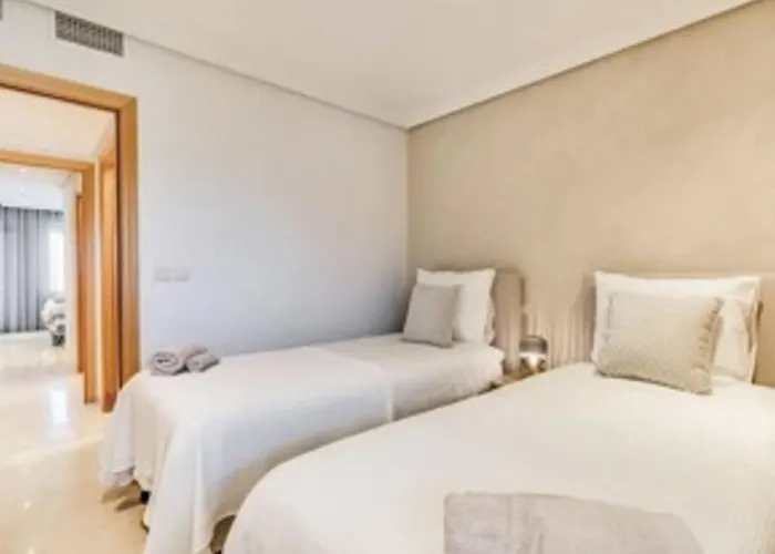 2br With Pool And Sea View Estepona