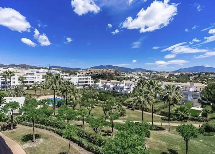 Apartment 2br With Pool And Sea View